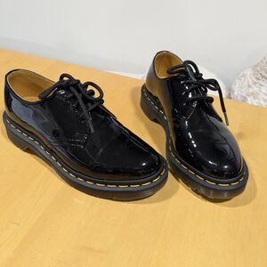 dr martens patent leather oxford